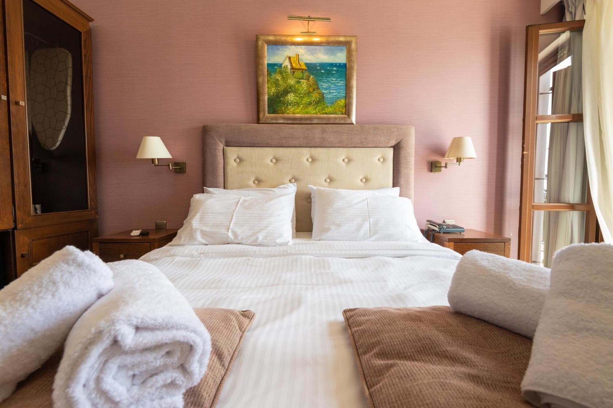 La Boheme Hotel غيتيو المظهر الخارجي الصورة