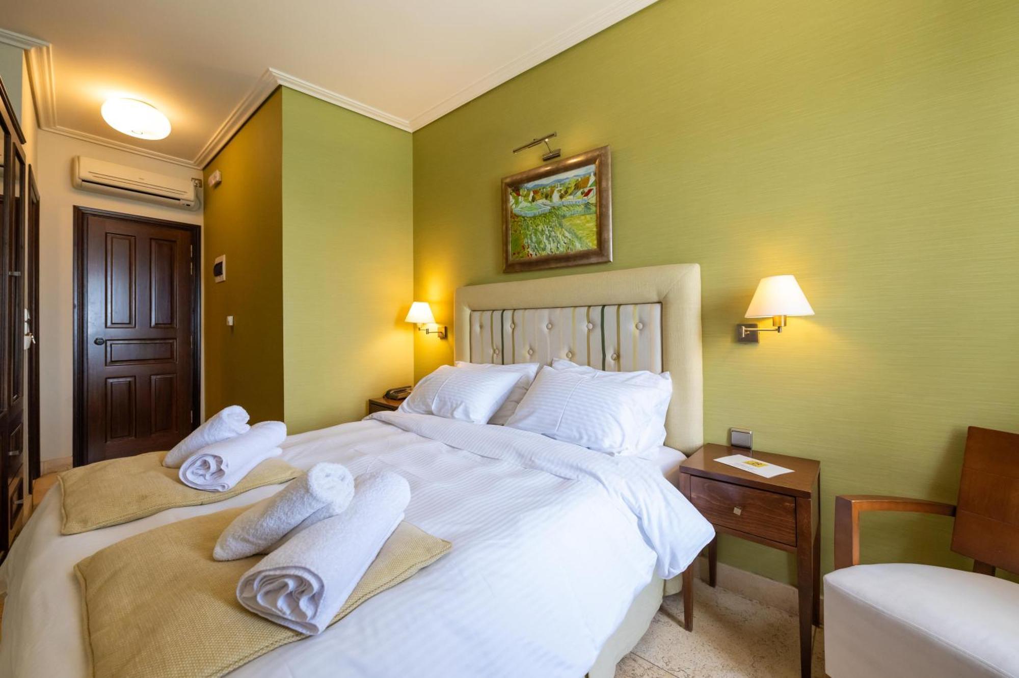 La Boheme Hotel غيتيو المظهر الخارجي الصورة